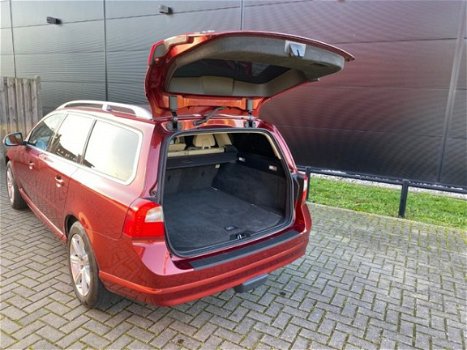 Volvo V70 - 2.5 FT-231PK-Automaat-Summum-DVD Schermen-Trekhaak - 1