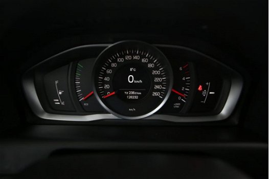 Volvo XC60 - 2.0 D3 FWD Momentum Navigatie, Afneembare trekhaak, Climate control - 1