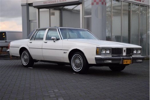 Oldsmobile Delta 88 - ROYALE BROUGHAM 1984 V8 Automaat Airco oldtimer - 1