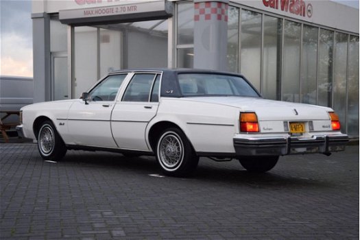 Oldsmobile Delta 88 - ROYALE BROUGHAM 1984 V8 Automaat Airco oldtimer - 1