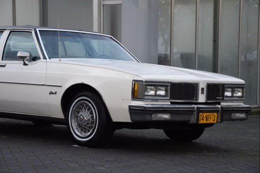 Oldsmobile Delta 88 - ROYALE BROUGHAM 1984 V8 Automaat Airco oldtimer - 1