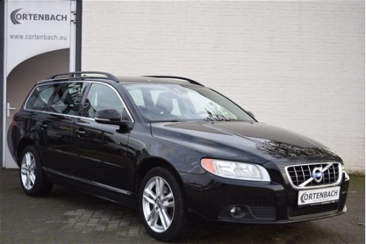 Volvo V70 - 2.0 T5 Momentum | Leer | Cruise control | Climate control | PDC - 1