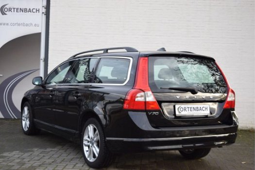 Volvo V70 - 2.0 T5 Momentum | Leer | Cruise control | Climate control | PDC - 1