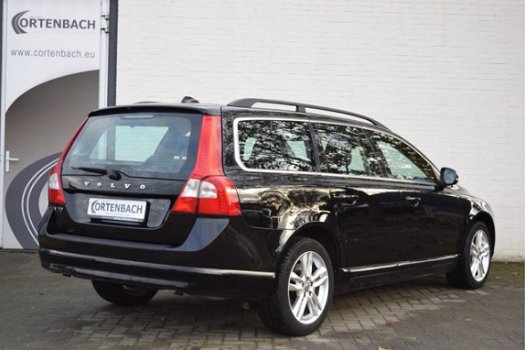 Volvo V70 - 2.0 T5 Momentum | Leer | Cruise control | Climate control | PDC - 1