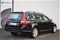 Volvo V70 - 2.0 T5 Momentum | Leer | Cruise control | Climate control | PDC - 1 - Thumbnail