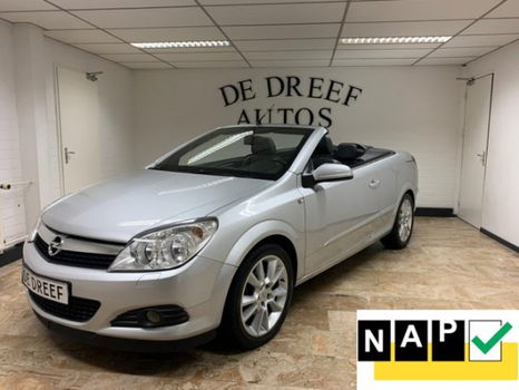 Opel Astra TwinTop - 1.8 Temptation ZONDAG ' s open van 12-tot 17 uur - 1