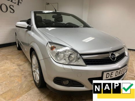 Opel Astra TwinTop - 1.8 Temptation ZONDAG ' s open van 12-tot 17 uur - 1