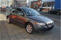 Volvo V50 - 2.0F Kinetic NIEUW STAAT I 5Drs I Airco I Sport velgen I Dealer onderhouden I Nwe APK - 1 - Thumbnail