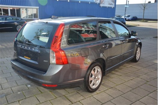 Volvo V50 - 2.0F Kinetic NIEUW STAAT I 5Drs I Airco I Sport velgen I Dealer onderhouden I Nwe APK - 1