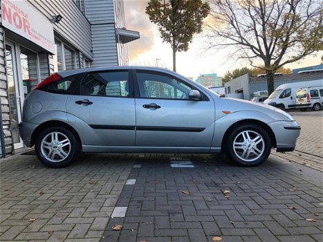 Ford Focus - 1.6-16V Trend 5 Deurs Airco 122725 NAP kilometers - 1