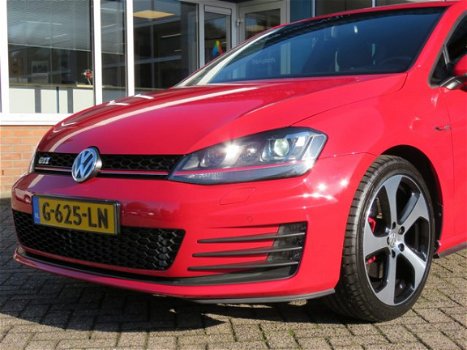 Volkswagen Golf - 2.0 Tsi GTI / Xenon / 18 Inch / Stoelverwarming / Incl 6 maand BOVAG garantie , - 1