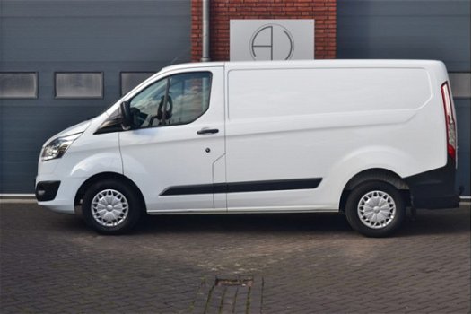 Ford Transit Custom - 270 2.2 TDCI L1H1 Trend Airco, Cruise Control, 3 persoons, Trekhaak - 1