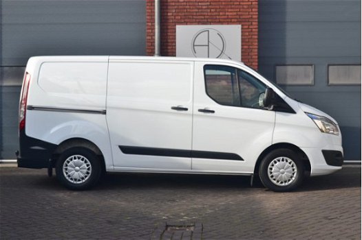 Ford Transit Custom - 270 2.2 TDCI L1H1 Trend Airco, Cruise Control, 3 persoons, Trekhaak - 1