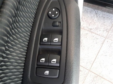 BMW 1-serie - 116i Automaat | Navigatie | Airco | - 1