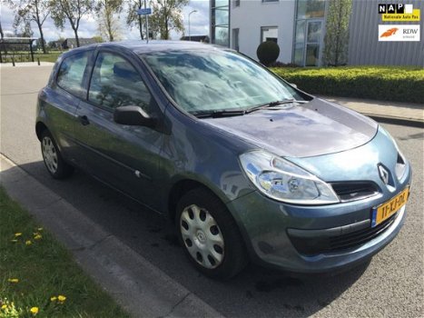 Renault Clio - 1.2-16V Authentique - 1