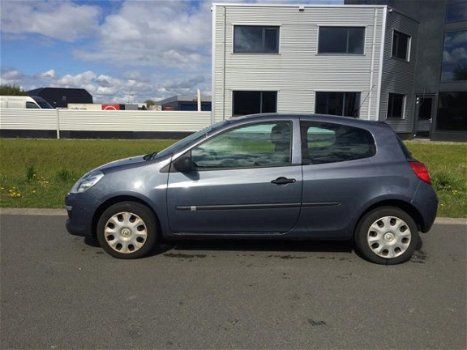 Renault Clio - 1.2-16V Authentique - 1