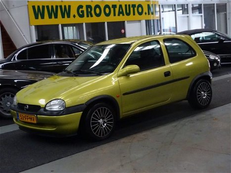 Opel Corsa - 1.4i-16V Sport Airco Stuurbekrachtiging Trekhaak - 1