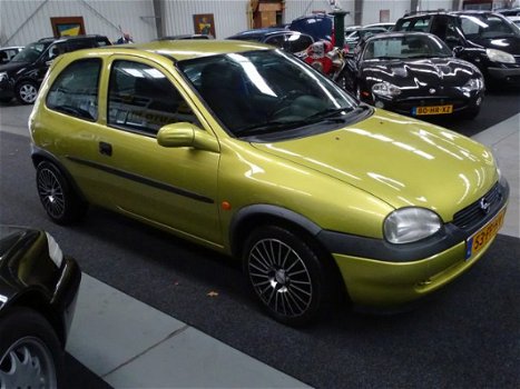 Opel Corsa - 1.4i-16V Sport Airco Stuurbekrachtiging Trekhaak - 1