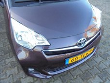 Toyota Verso S - 1.3 VVT-i Aspiration Automaat, hoge zit, camera, airco & trekhaak