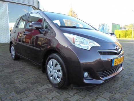 Toyota Verso S - 1.3 VVT-i Aspiration Automaat, hoge zit, camera, airco & trekhaak - 1