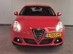 Alfa Romeo Giulietta - 1.4 T Distinctive 170 PK Rijklaar +6 maanden Bovag-garantie - 1 - Thumbnail