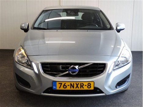 Volvo V60 - 2.0T 149KW AUT6 Momentum Business Edition - 1