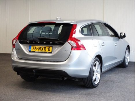 Volvo V60 - 2.0T 149KW AUT6 Momentum Business Edition - 1