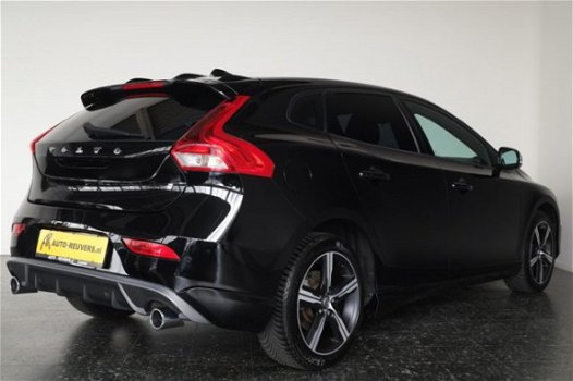 Volvo V40 - 2.0 D2 R-Design / Navigatie / Leder / Aut - 1