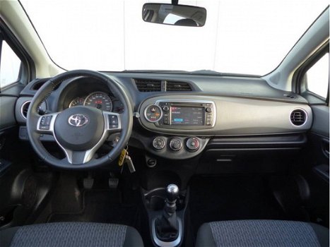 Toyota Yaris - 1.3 VVT-i Aspiration Navi Cruise Dealer Onderhoud - 1