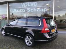 Volvo V70 - 2.0T 203 pk Momentum Automaat Navigatie Leer Verwarmbare voorstoelen