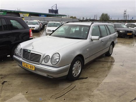 Mercedes-Benz E-klasse - E 240 - 1