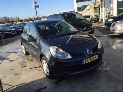 Renault Clio - 1.5 dCi Dynamique Comfort - 1