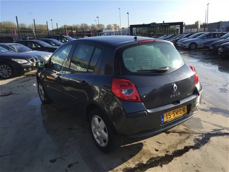 Renault Clio - 1.5 dCi Dynamique Comfort - 1