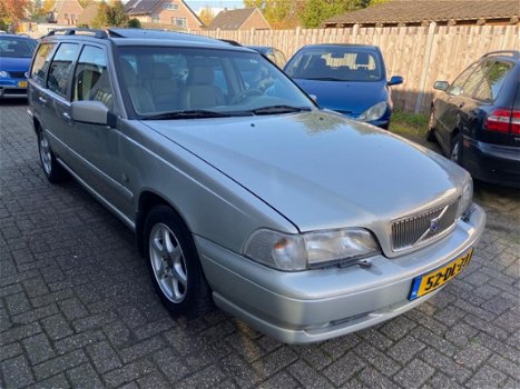 Volvo V70 - 2.4 Europa Automaat - 1