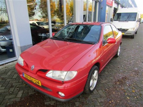 Renault Mégane - Megane Coupe 1.6 16V Sport - 1