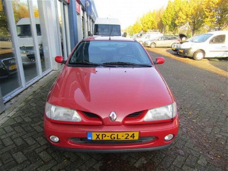 Renault Mégane - Megane Coupe 1.6 16V Sport - 1