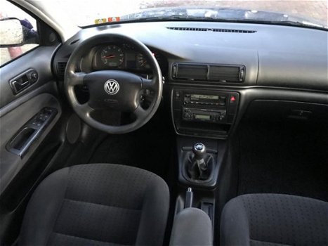 Volkswagen Passat - 1.8-5V Comfortline * Airco * 4X Elekt. Ramen - 1