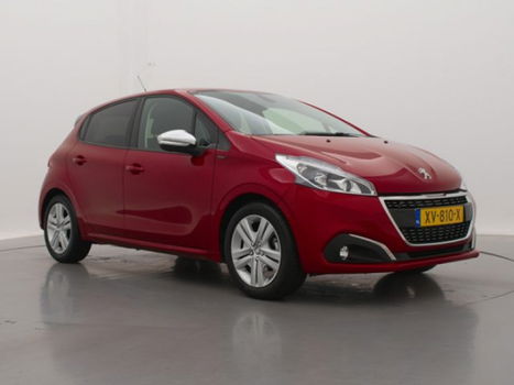 Peugeot 208 - 1.2 82pk Signature | Navigatie | Parkeersensoren | Airco | - 1