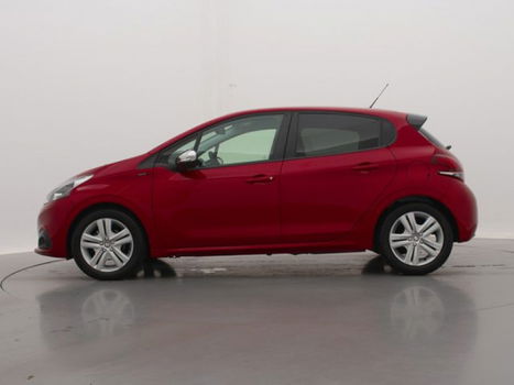 Peugeot 208 - 1.2 82pk Signature | Navigatie | Parkeersensoren | Airco | - 1