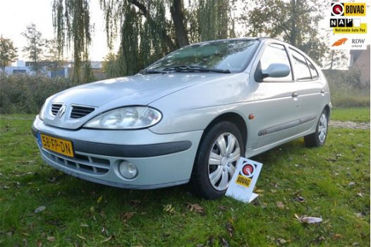 Renault Mégane - 1.6-16V Authentique *airco*stuurbekr*3de eigenaar - 1