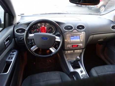 Ford Focus Wagon - 1.6 Titanium *NAVIGATIESYSTEEM / CLIMATE CONTROL - 1