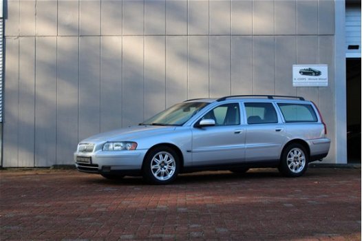 Volvo V70 - 2.4 D5 AUTOMAAT YOUNGTIMER BTW AUTO - 1