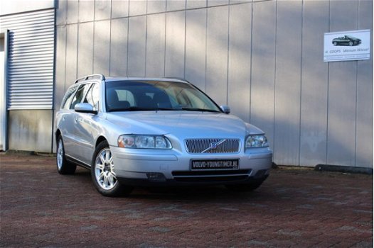 Volvo V70 - 2.4 D5 AUTOMAAT YOUNGTIMER BTW AUTO - 1