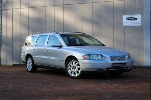 Volvo V70 - 2.4 D5 AUTOMAAT YOUNGTIMER BTW AUTO - 1