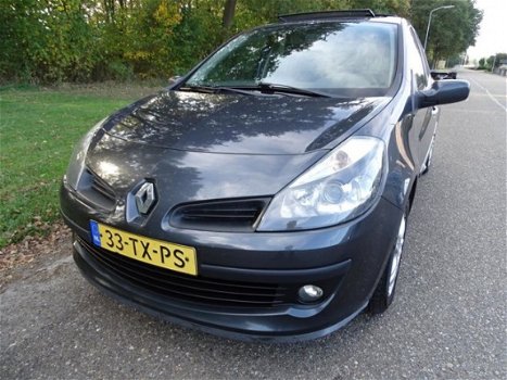 Renault Clio - 1.4-16V Exception 