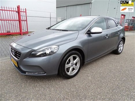 Volvo V40 - 2.0 D4 Momentum Business 