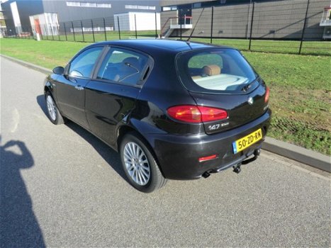 Alfa Romeo 147 - 2.0 T.Spark Business - 1