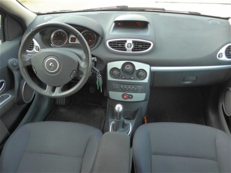 Renault Clio - 1.2 TCE Collection -5DRS.-AIRCO-CRUISE-LMV-PDC ACHTER - 1