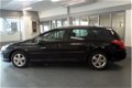 Peugeot 407 SW - 1.8-16V ST INCL APK EN NIEUWE DISTRIBUTIE. TREKHAAK, NAVI, PANODAK - 1 - Thumbnail