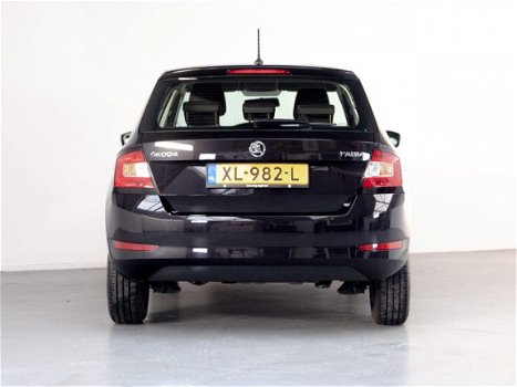 Skoda Fabia - 1.0 Active , Cruise control, Airco, Fabrieksgarantie tot 02-2021 - 1